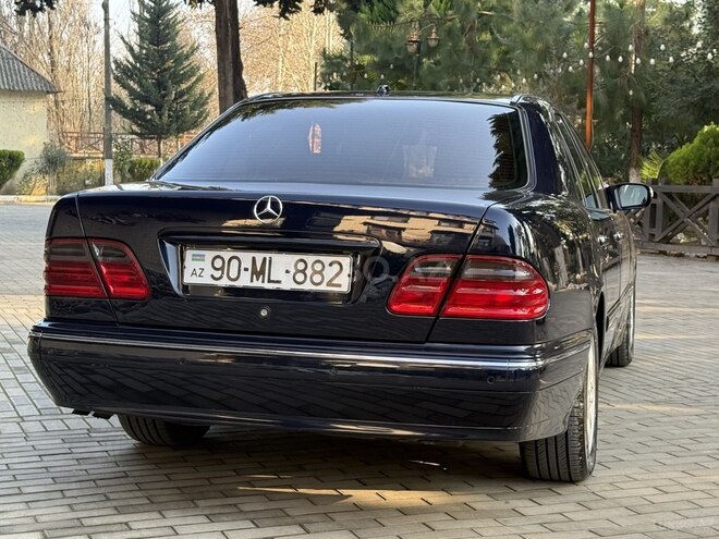 Mercedes E 220-18