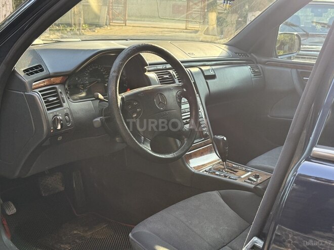 Mercedes E 220-20
