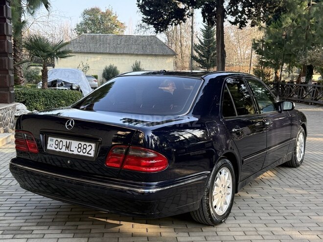 Mercedes E 220-16