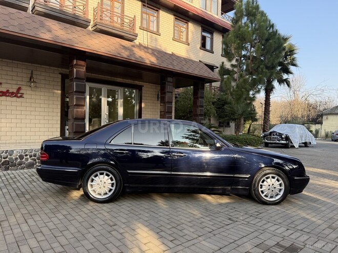 Mercedes E 220-14