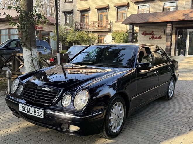 Mercedes E 220-9