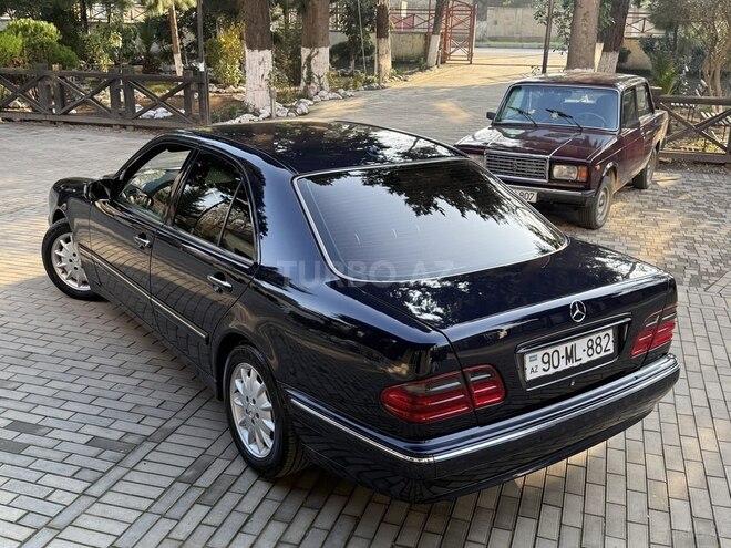 Mercedes E 220-5