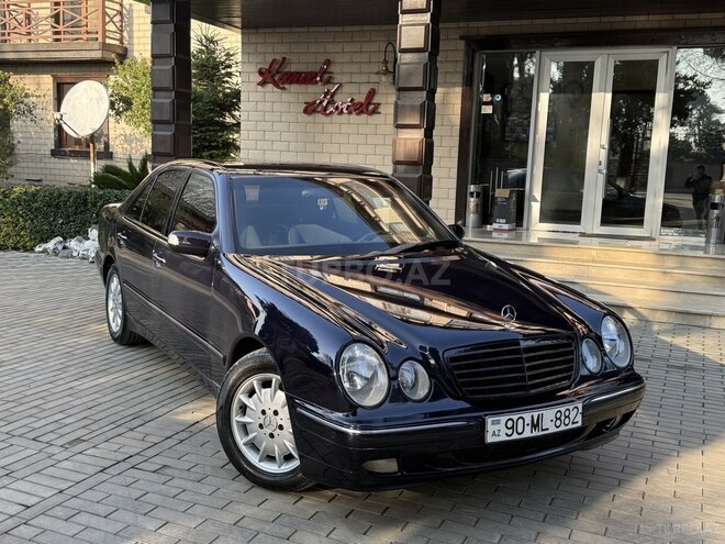 Mercedes E 220-2