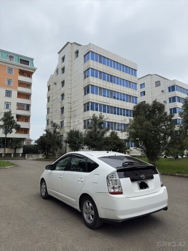 Toyota Prius-4