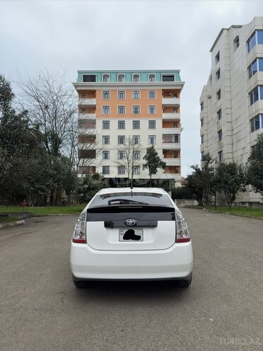 Toyota Prius-5