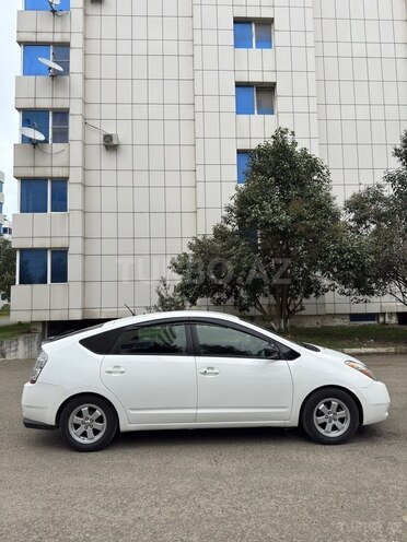 Toyota Prius-7