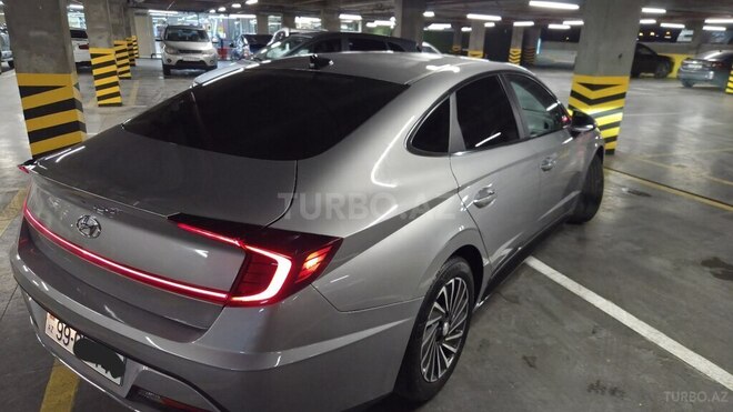 Hyundai Sonata-15