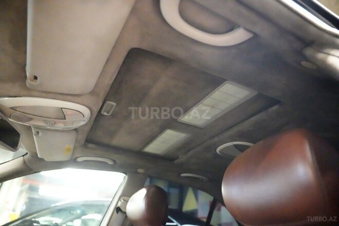 Mercedes E 270-7
