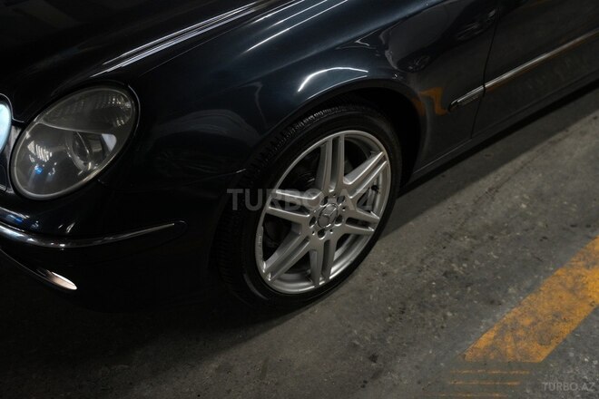 Mercedes E 270-6