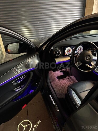 Mercedes E 300-9