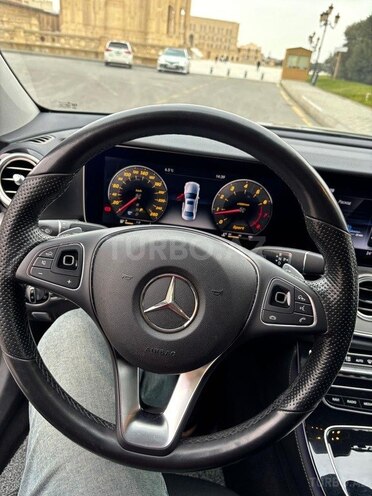 Mercedes E 300-10