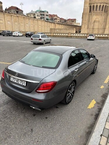 Mercedes E 300-4