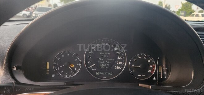 Mercedes E 240-16