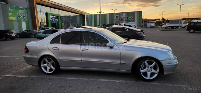 Mercedes E 240-5