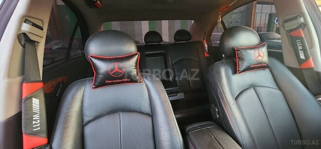Mercedes E 240-13