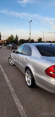 Mercedes E 240-7