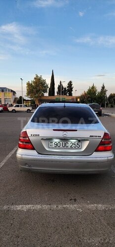 Mercedes E 240-8