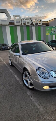 Mercedes E 240-2