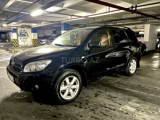 Toyota RAV4-4