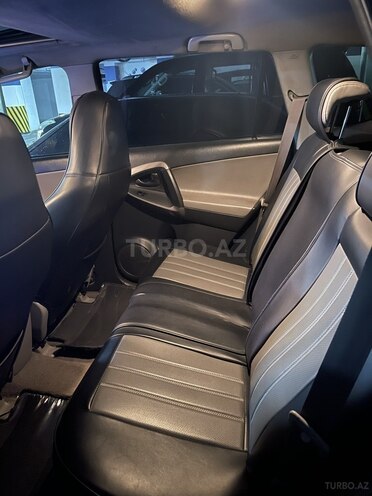 Toyota RAV4-10