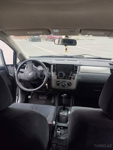 Nissan Tiida-2