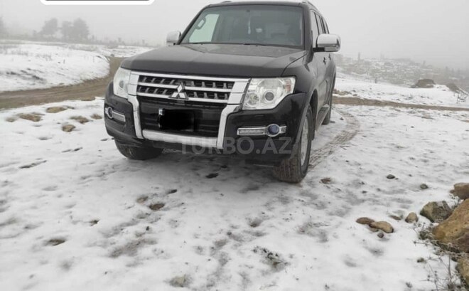 Mitsubishi Pajero-2