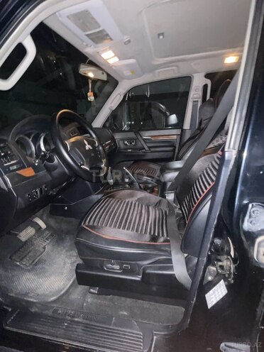 Mitsubishi Pajero-3