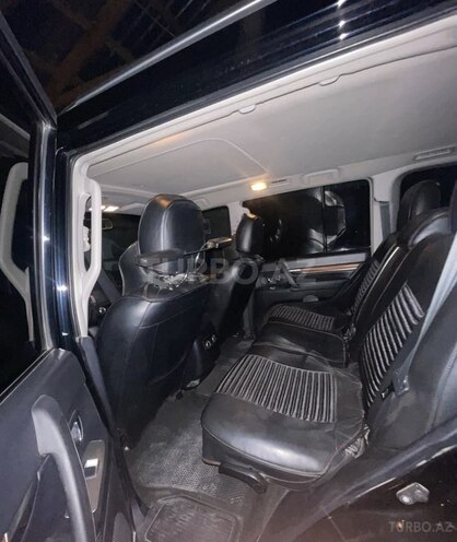 Mitsubishi Pajero-6