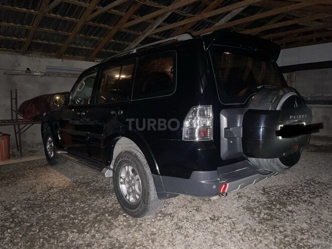 Mitsubishi Pajero-9