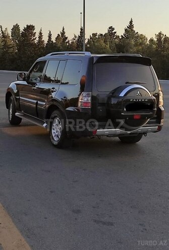 Mitsubishi Pajero-10