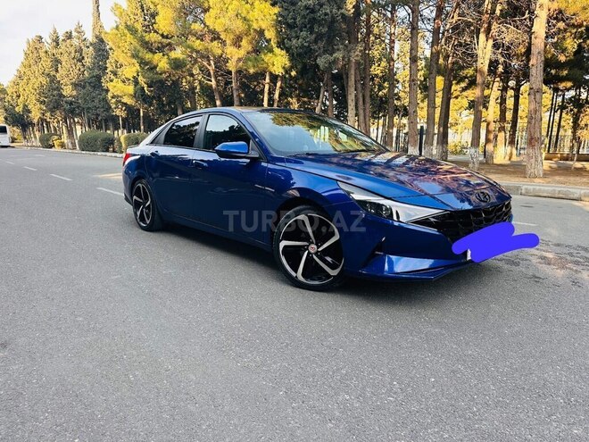 Hyundai Elantra-12