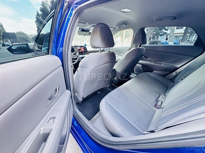 Hyundai Elantra-14