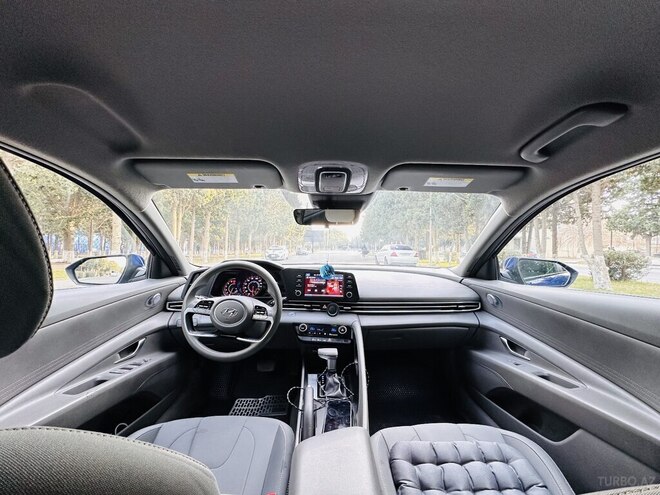 Hyundai Elantra-15