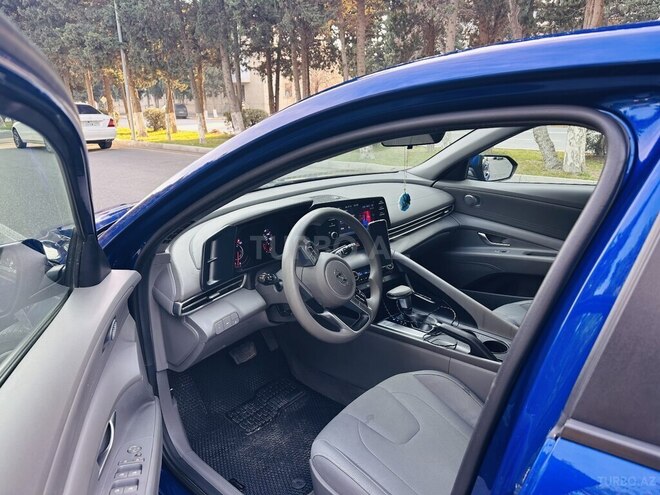 Hyundai Elantra-16