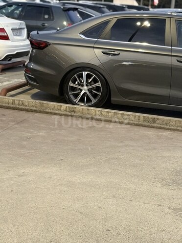 Geely Emgrand-5