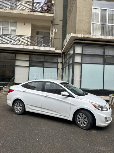 Hyundai Accent-2