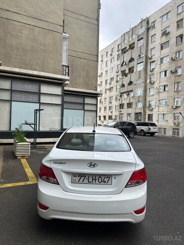 Hyundai Accent-3