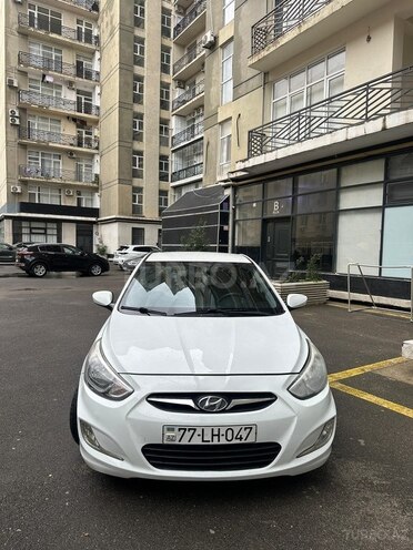 Hyundai Accent-1