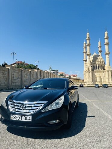 Hyundai Sonata-1