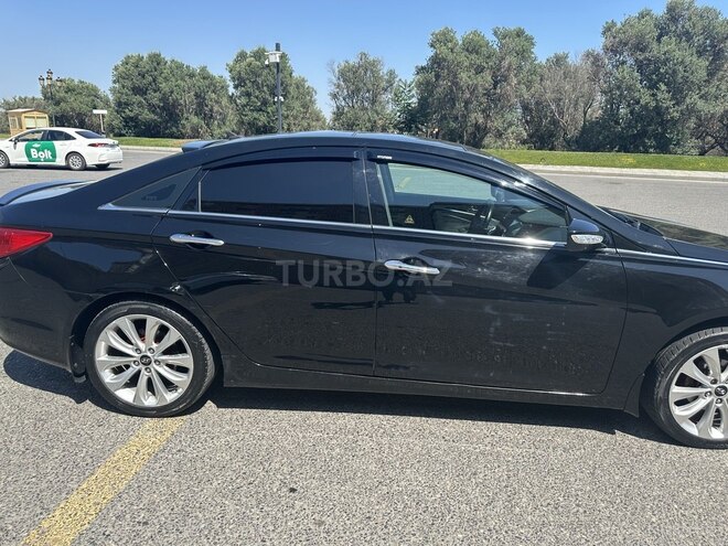 Hyundai Sonata-11