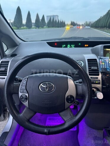 Toyota Prius-4