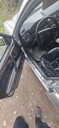 Mercedes E 270-4