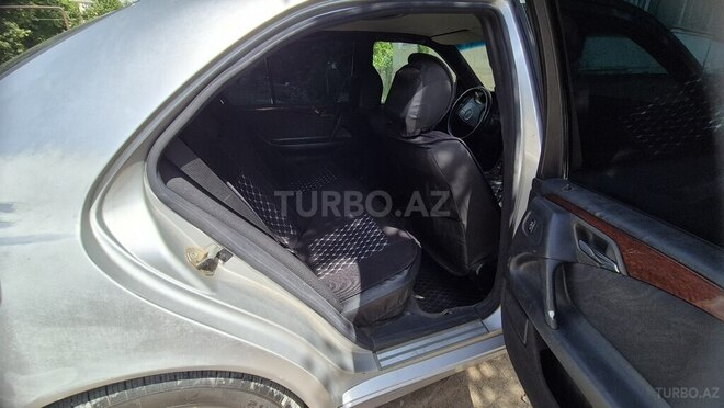 Mercedes E 200-8