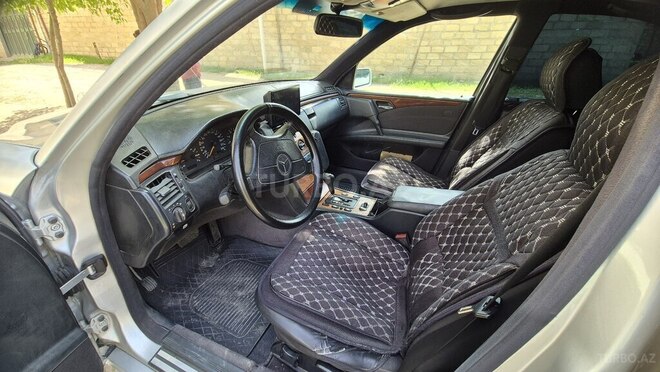 Mercedes E 200-9