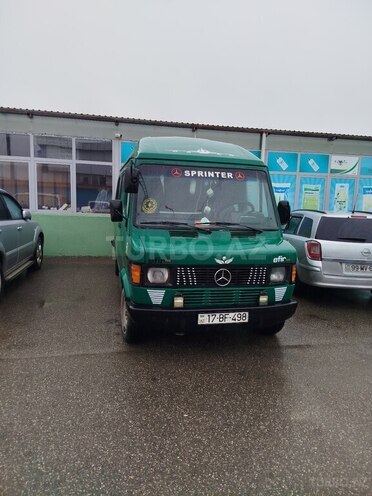Mercedes 208 D-2