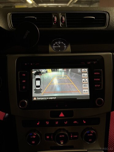 Volkswagen Passat-11