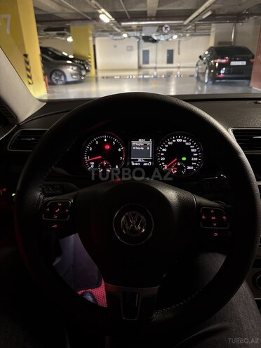 Volkswagen Passat-16