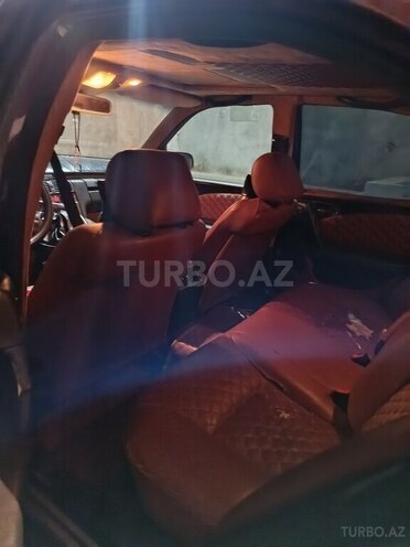 Mercedes E 240-3