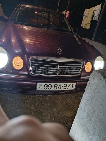 Mercedes E 240-5