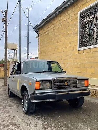 LADA (VAZ) 2107-1